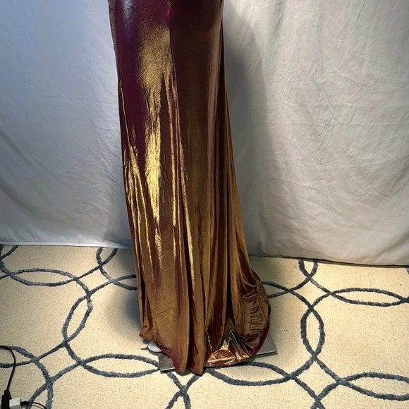 Elegant Burgundy  Evening Dress - Picture 6 of 15